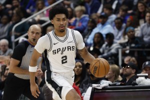 九游体育官网-【菜鸟】哈珀22分&amp;11中8 雷诺22分10板2断 克尼佩尔13分&amp;三分7中1