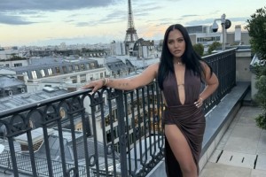 九游体育APP-想老婆了！库里晒出和阿耶莎视频截图：我的巴黎女神！