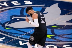 九游体育首页-森林狼又到十字路口？下赛季成败决定是否走向重建