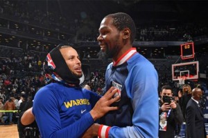 百位媒体人票选MVP：库里一骑绝尘 詹姆斯首次0票