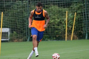 泰山队出征上海阵容不齐整，三大主力未随队，想复仇先破“零封”