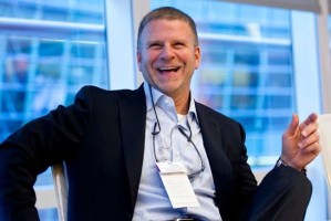 3人5200万！火箭队打造超豪华内线，叫板西部3强，斯通孤注一掷