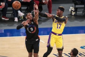 九游体育APP-湖人25次失误创赛季新高 施罗德赛后主动揽责认错