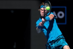 九游-卢布列夫一纪录追平费纳 距500赛四连冠仅差一步