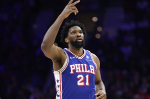 状态火热！恩比德首节7中4砍下13分1板1助