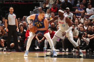 九游-Skip：东契奇&amp;库里等人拿83分我都接受 但场均18分的阿德巴约不行